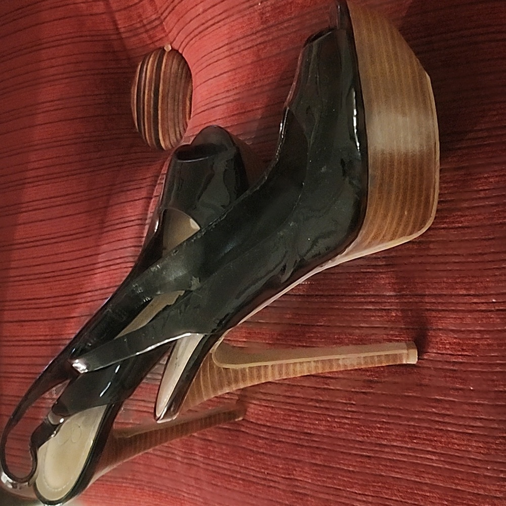 Shoes - Picture 4 of 5